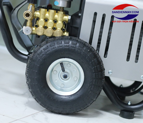 Máy xịt rửa xe giá rẻ Kumisai 15M26-3.7S2